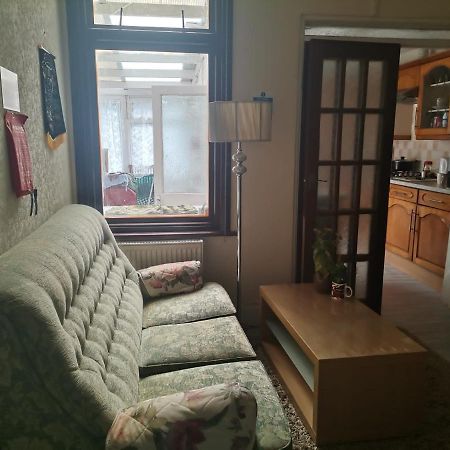 Double Room Available- London Seven Kings Seven Kings Train Station Ilford Exteriör bild